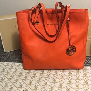 MK tote